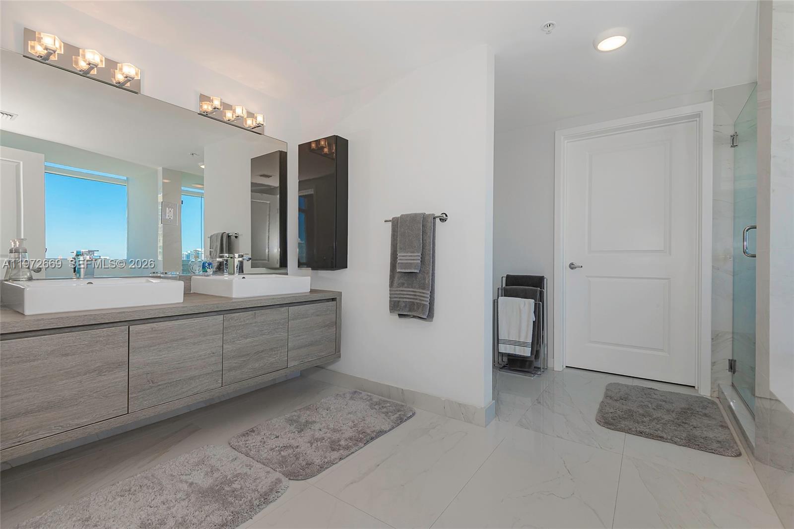 400 Sunny Isles Blvd #1222 SE CORNER UNIT, Sunny Isles Beach FL 33160