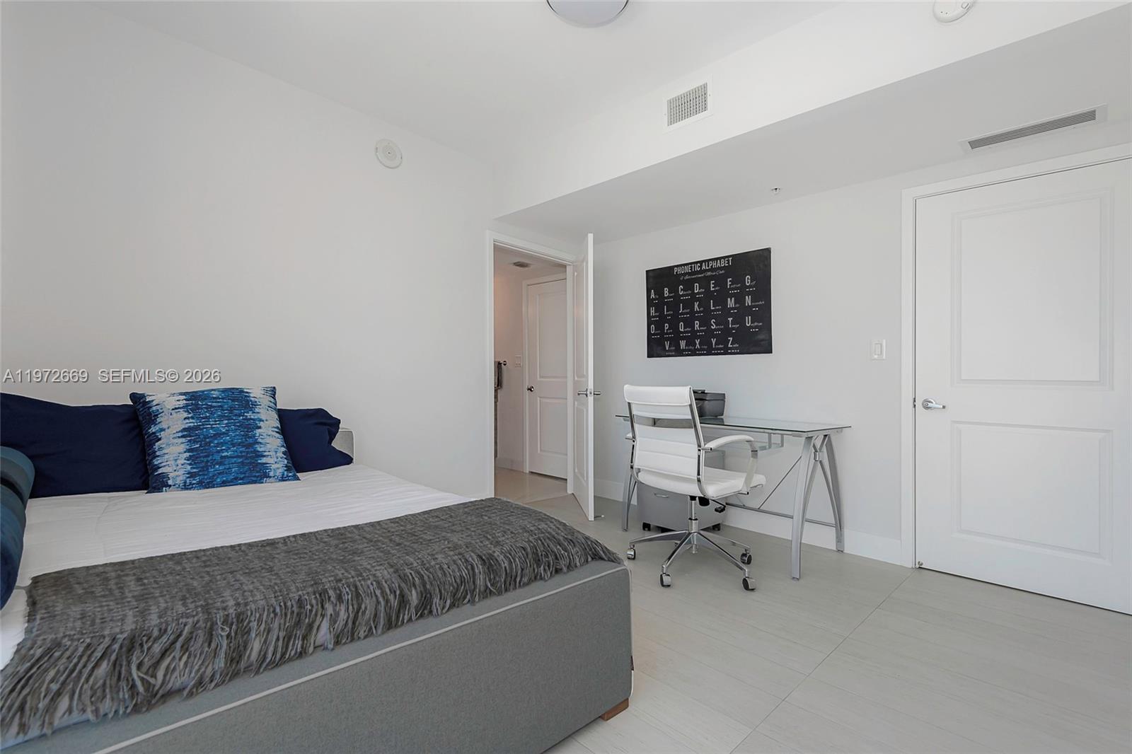 400 Sunny Isles Blvd #1222 SE CORNER UNIT, Sunny Isles Beach FL 33160