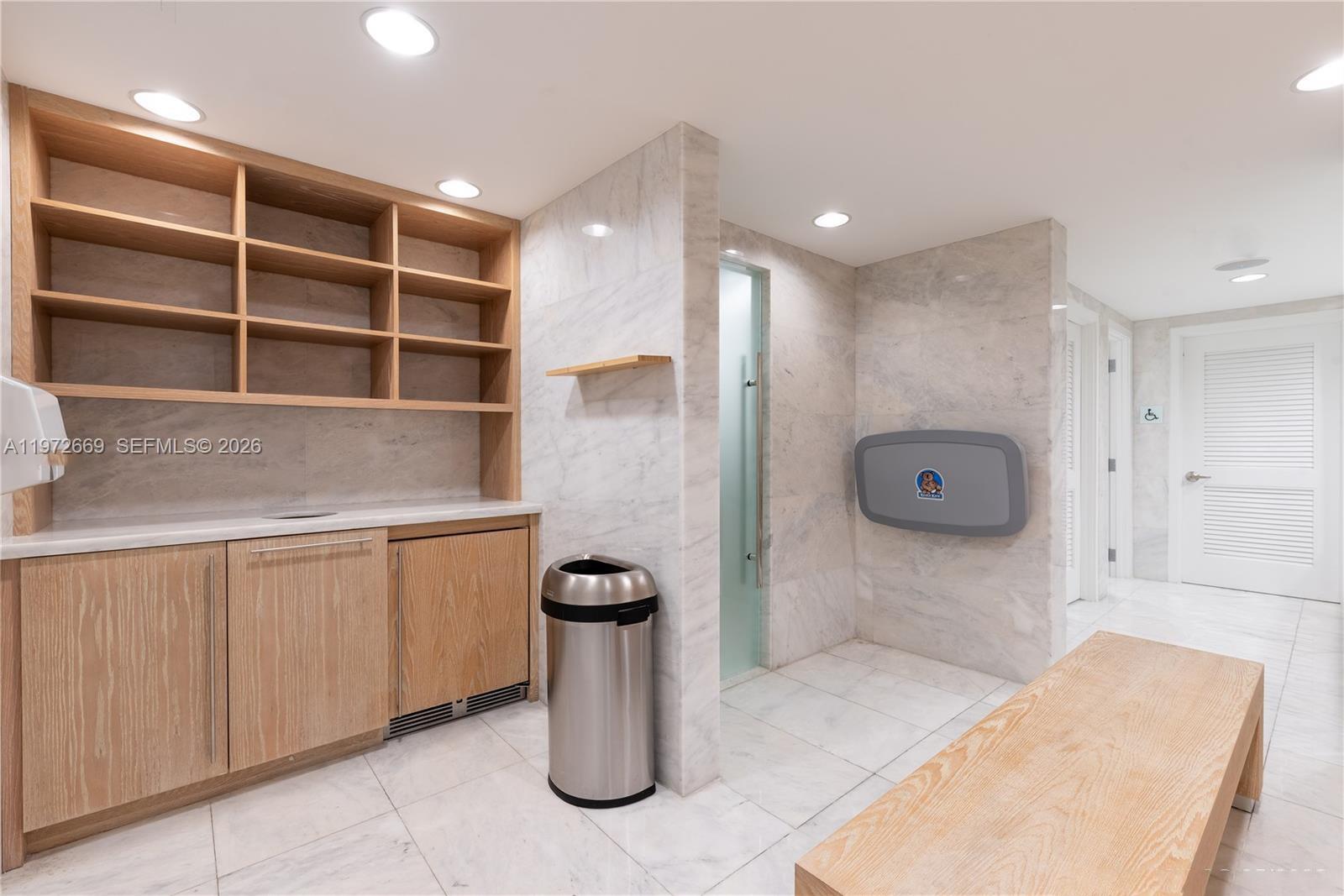400 Sunny Isles Blvd #1222 SE CORNER UNIT, Sunny Isles Beach FL 33160