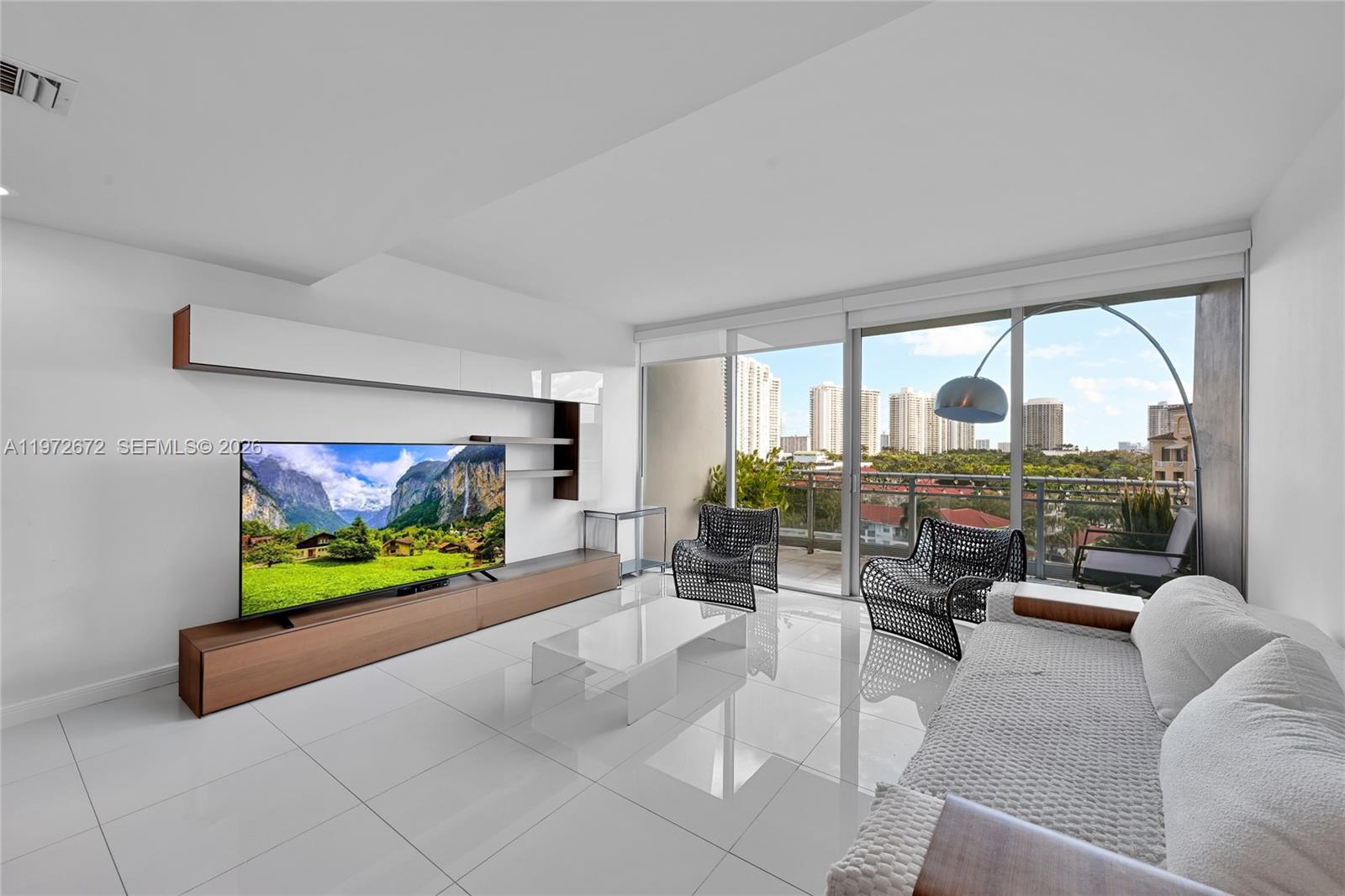 2950 NE 188th St #534, Aventura FL 33180