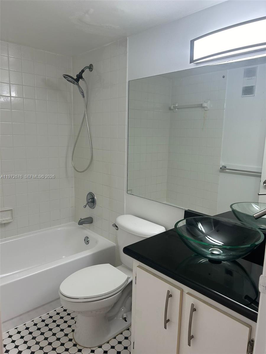 770 Claughton Island Dr #1209, Miami FL 33131