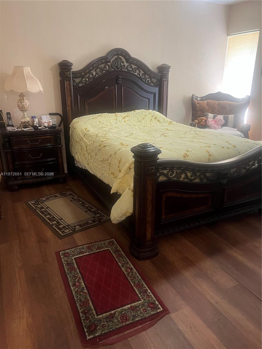 5724 S Bayberry Ln, Tamarac FL 33319