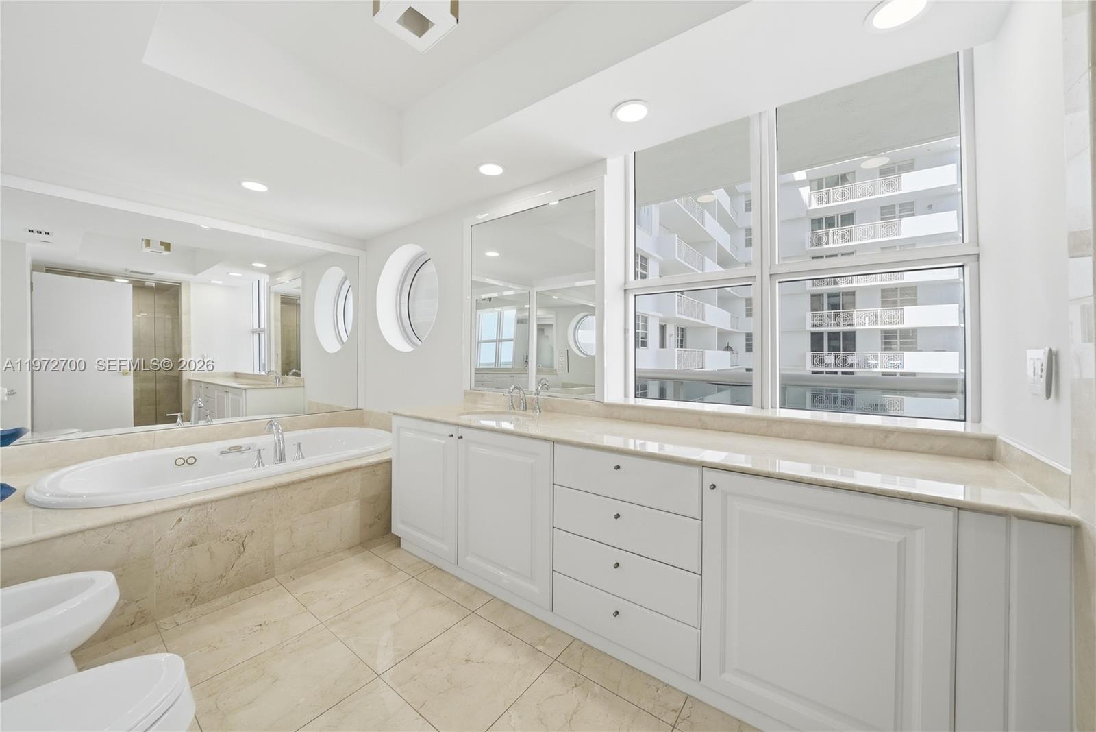 5801 Collins Ave #700, Miami Beach FL 33140