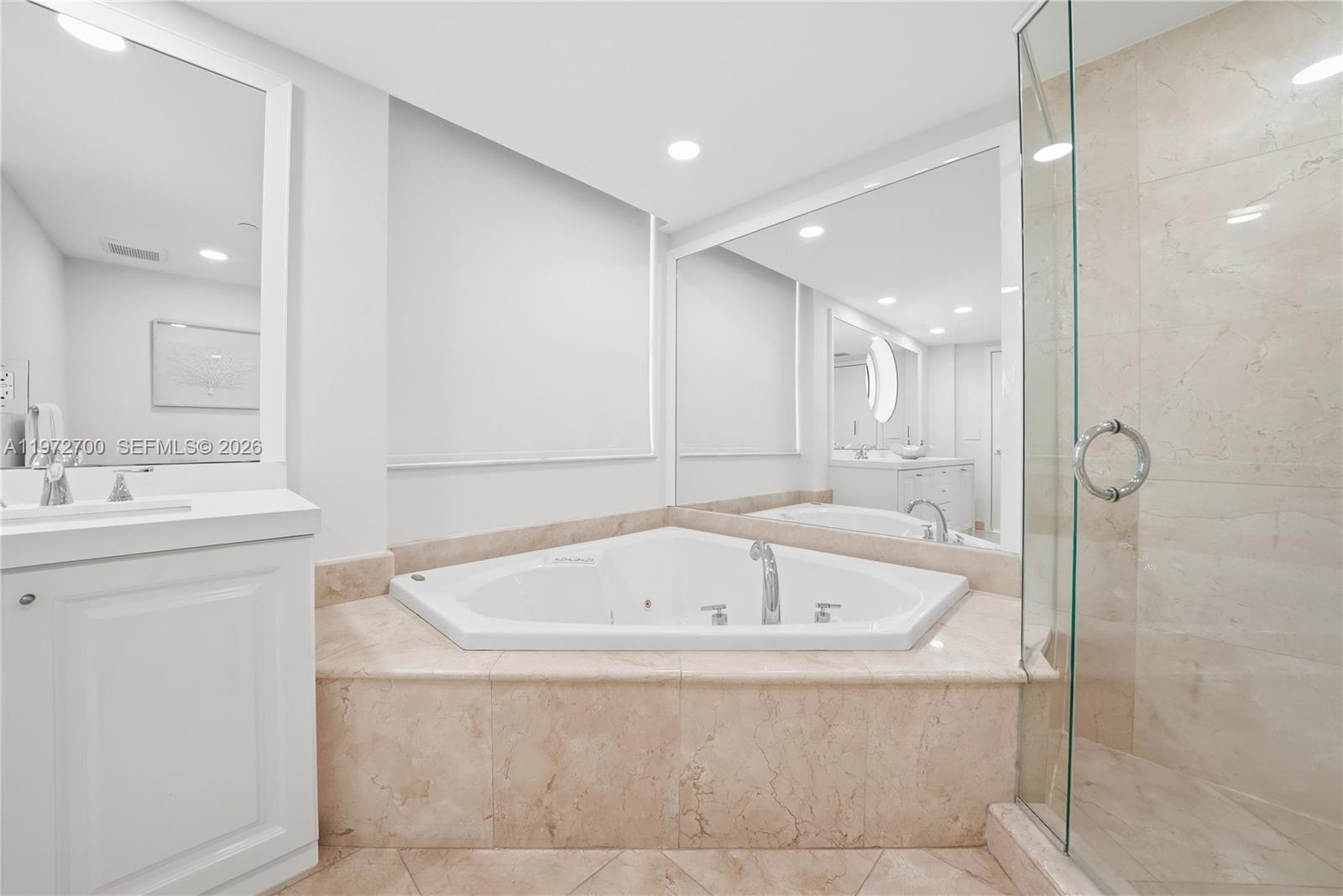 5801 Collins Ave #700, Miami Beach FL 33140