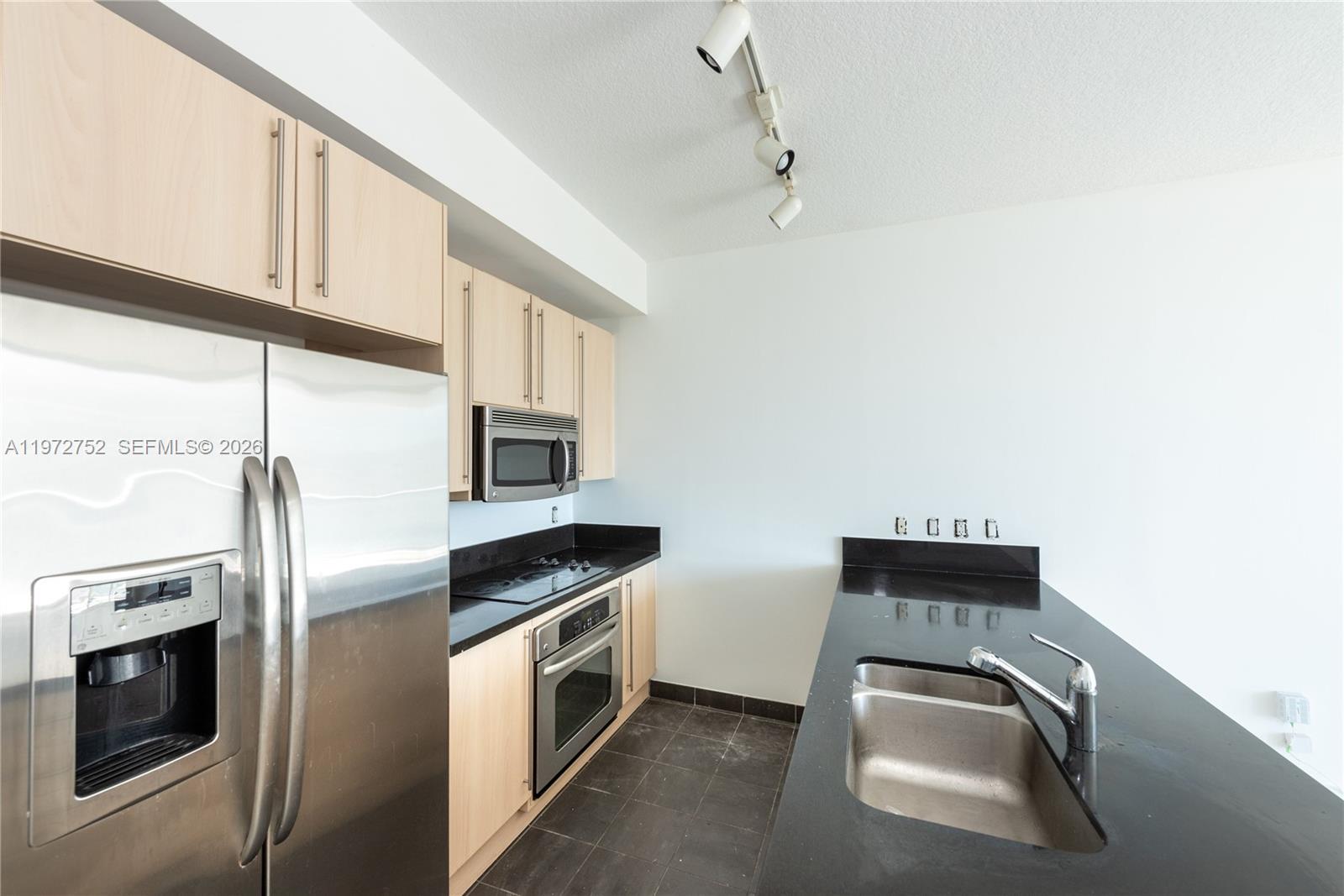 79 SW 12th St #1105-S, Miami FL 33130
