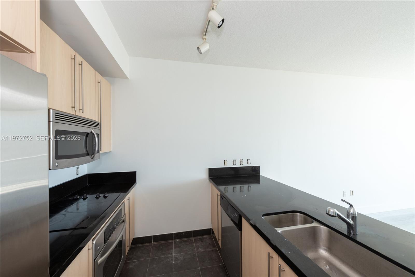 79 SW 12th St #1105-S, Miami FL 33130