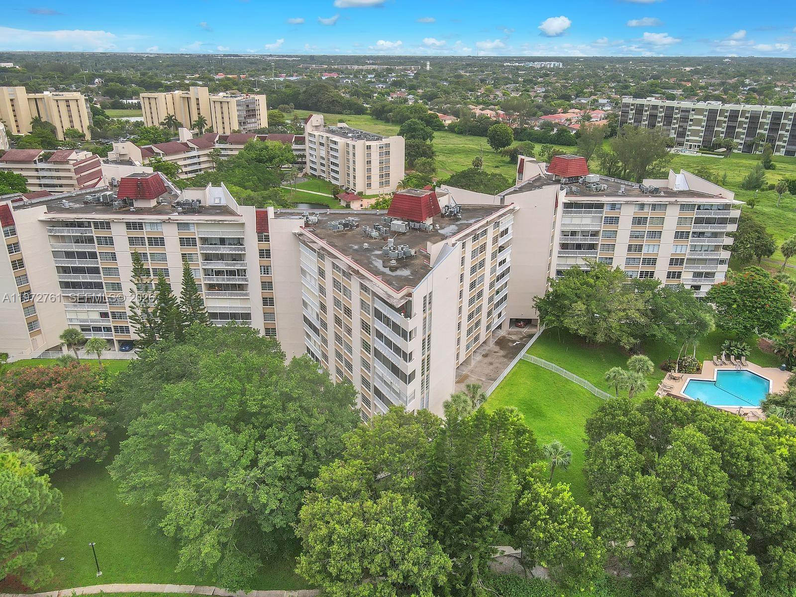 6911 Environ Blvd #4J, Lauderhill FL 33319