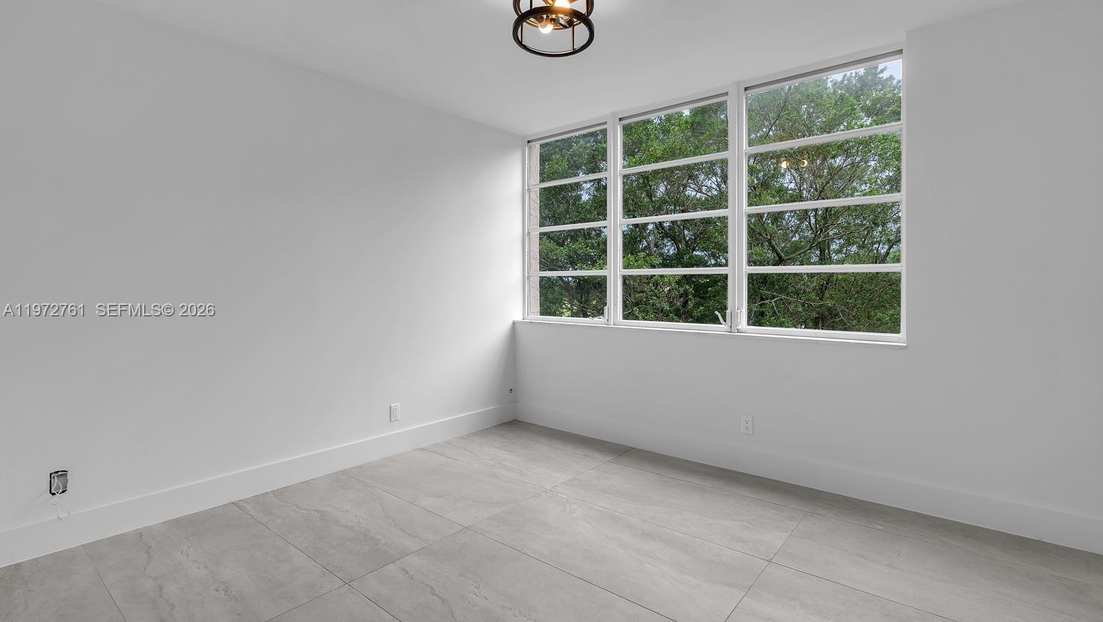 6911 Environ Blvd #4J, Lauderhill FL 33319
