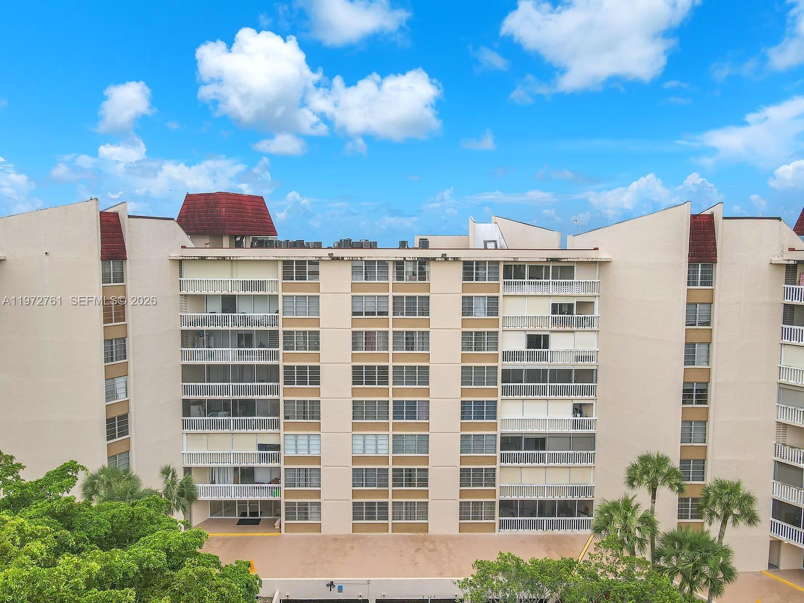 6911 Environ Blvd #4J, Lauderhill FL 33319