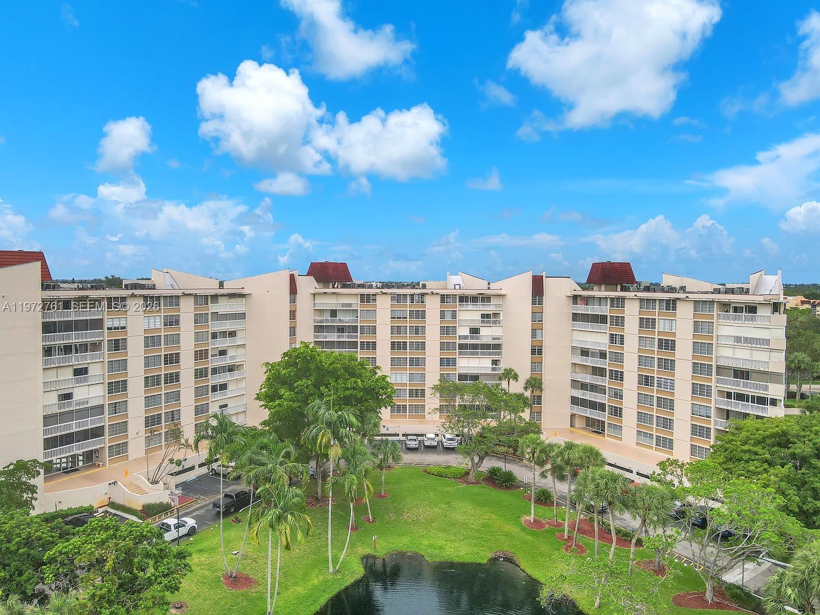 6911 Environ Blvd #4J, Lauderhill FL 33319