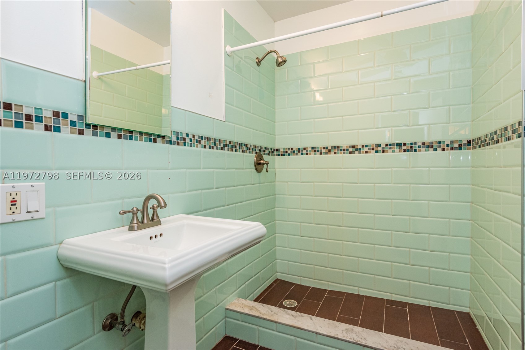 330 NE 86 St, El Portal FL 33138