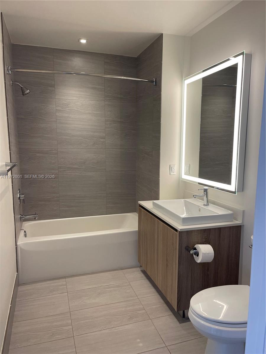 2960 NE 207 #PH16, Aventura FL 33180
