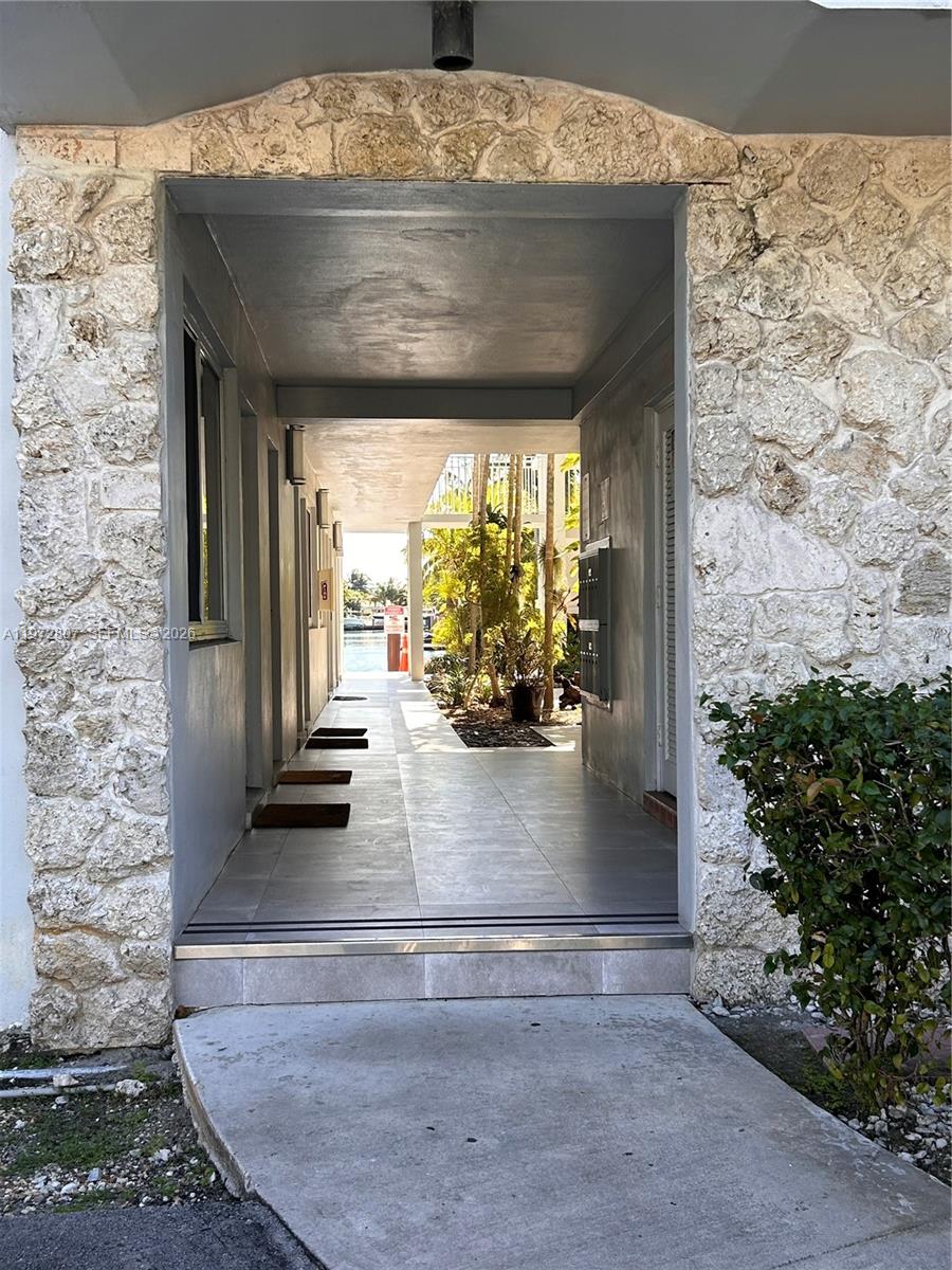 2430 NE 135th St #201, North Miami FL 33181