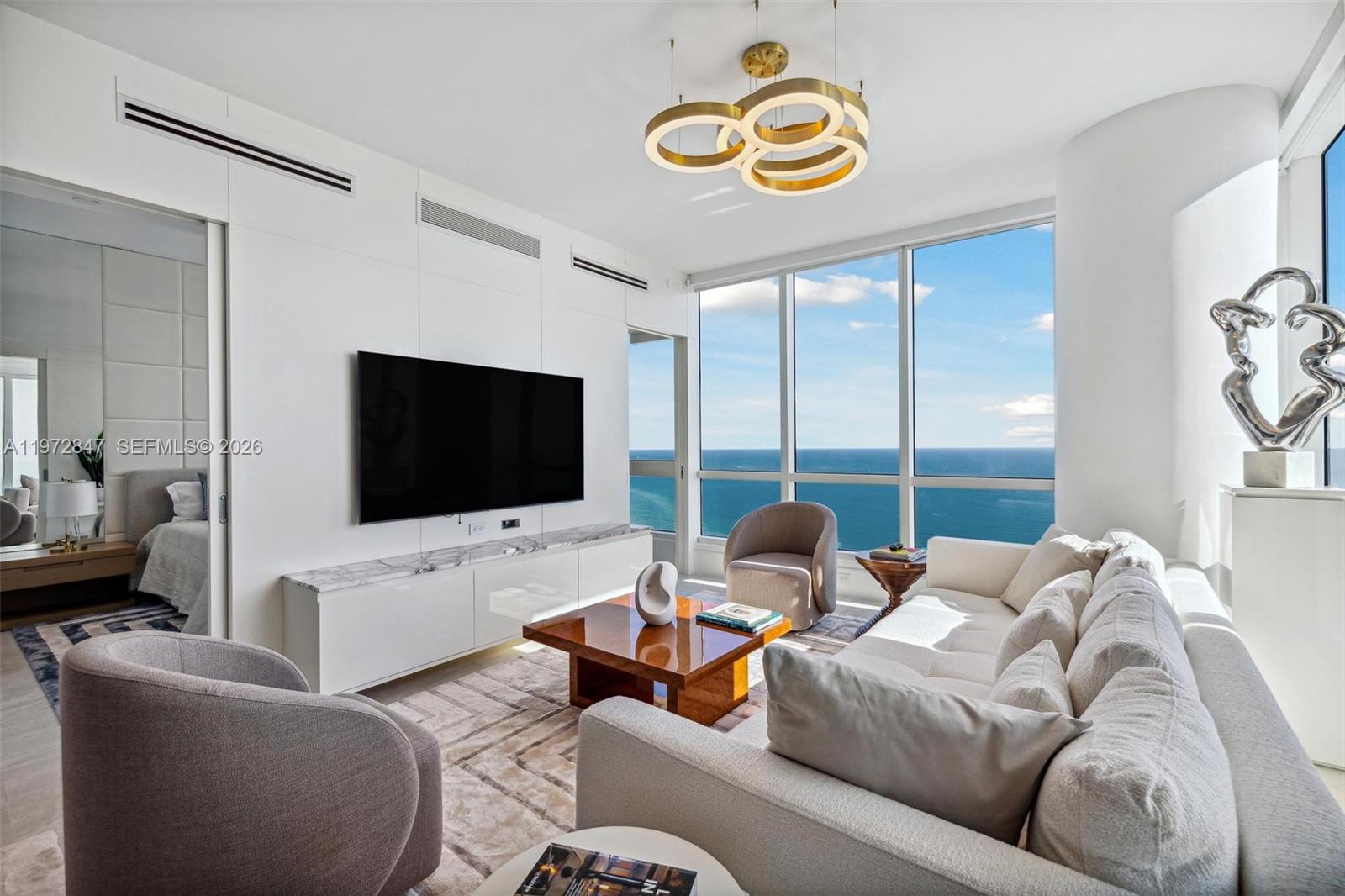 100 S Pointe Dr #3905, Miami Beach FL 33139