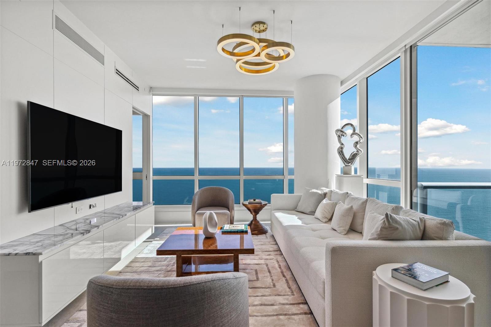 100 S Pointe Dr #3905, Miami Beach FL 33139