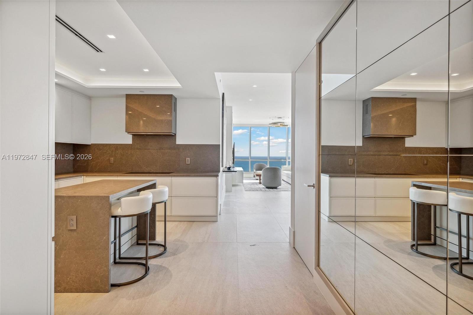 100 S Pointe Dr #3905, Miami Beach FL 33139