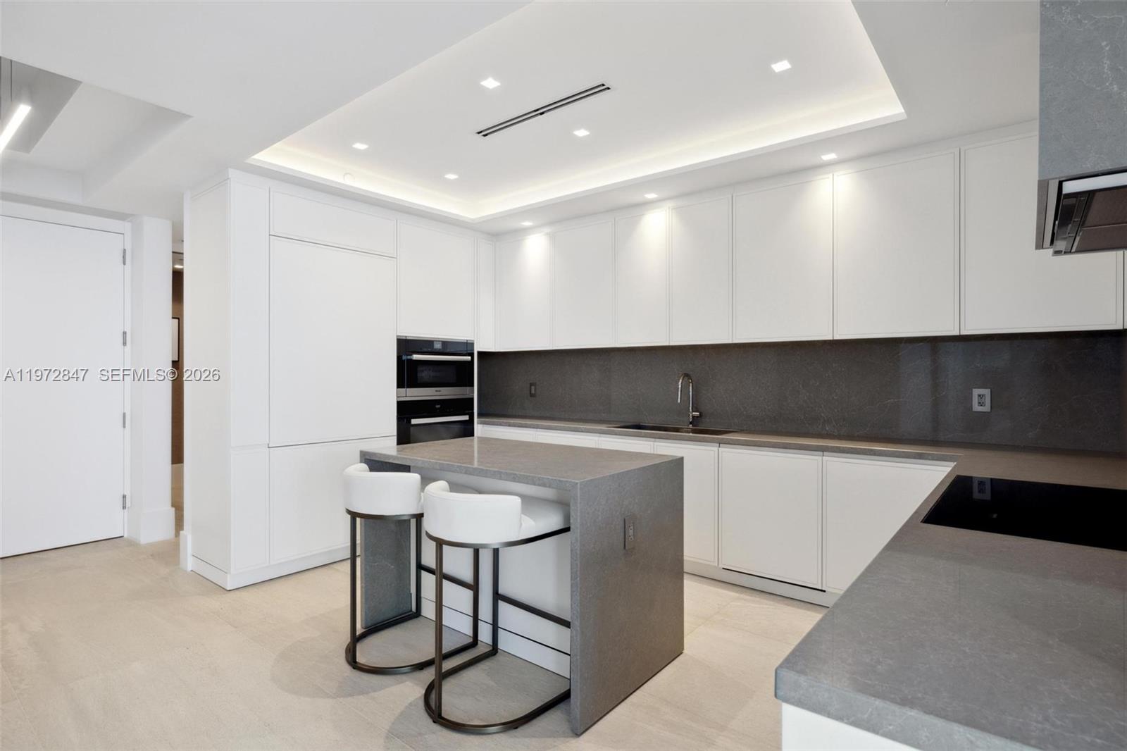 100 S Pointe Dr #3905, Miami Beach FL 33139