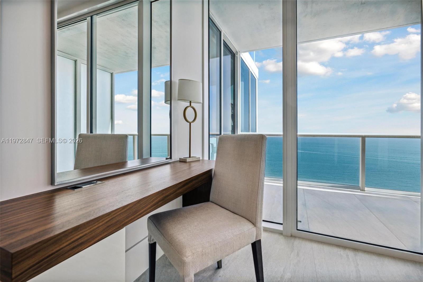 100 S Pointe Dr #3905, Miami Beach FL 33139