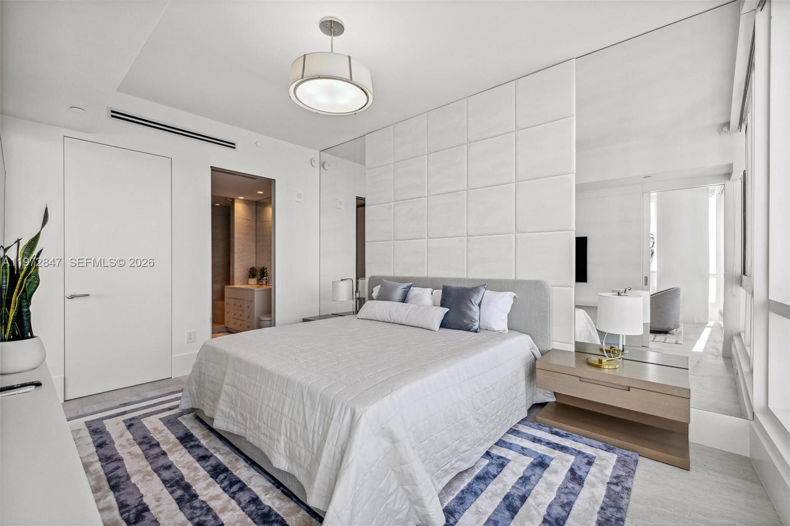100 S Pointe Dr #3905, Miami Beach FL 33139