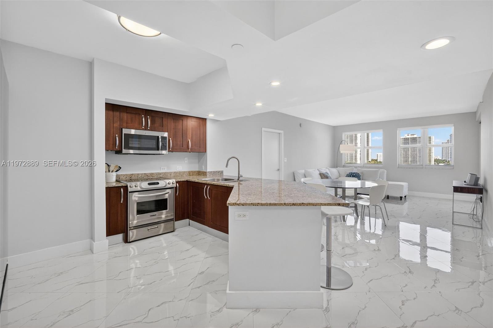 20000 E Country Club Dr #714, Aventura FL 33180