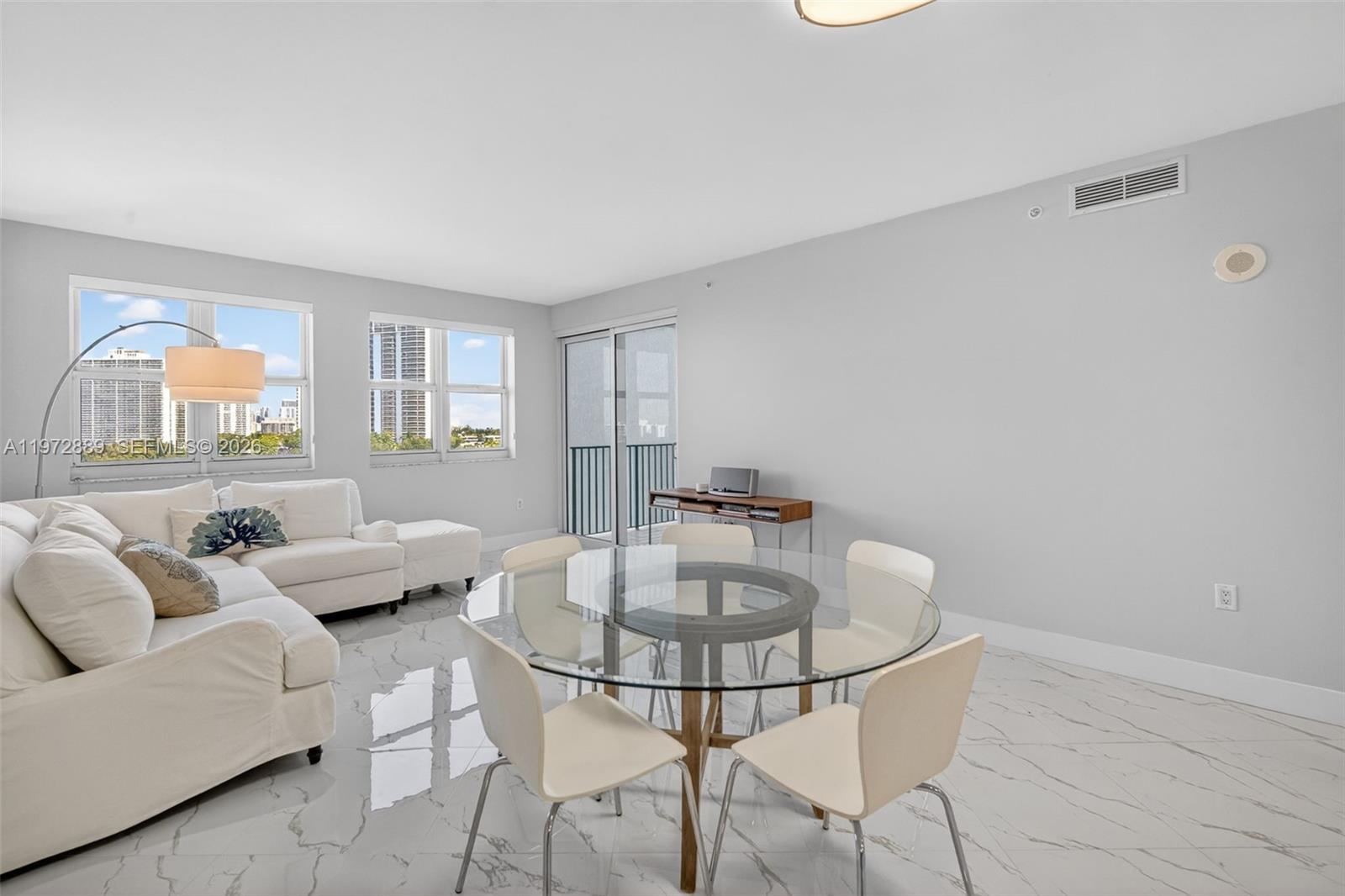 20000 E Country Club Dr #714, Aventura FL 33180