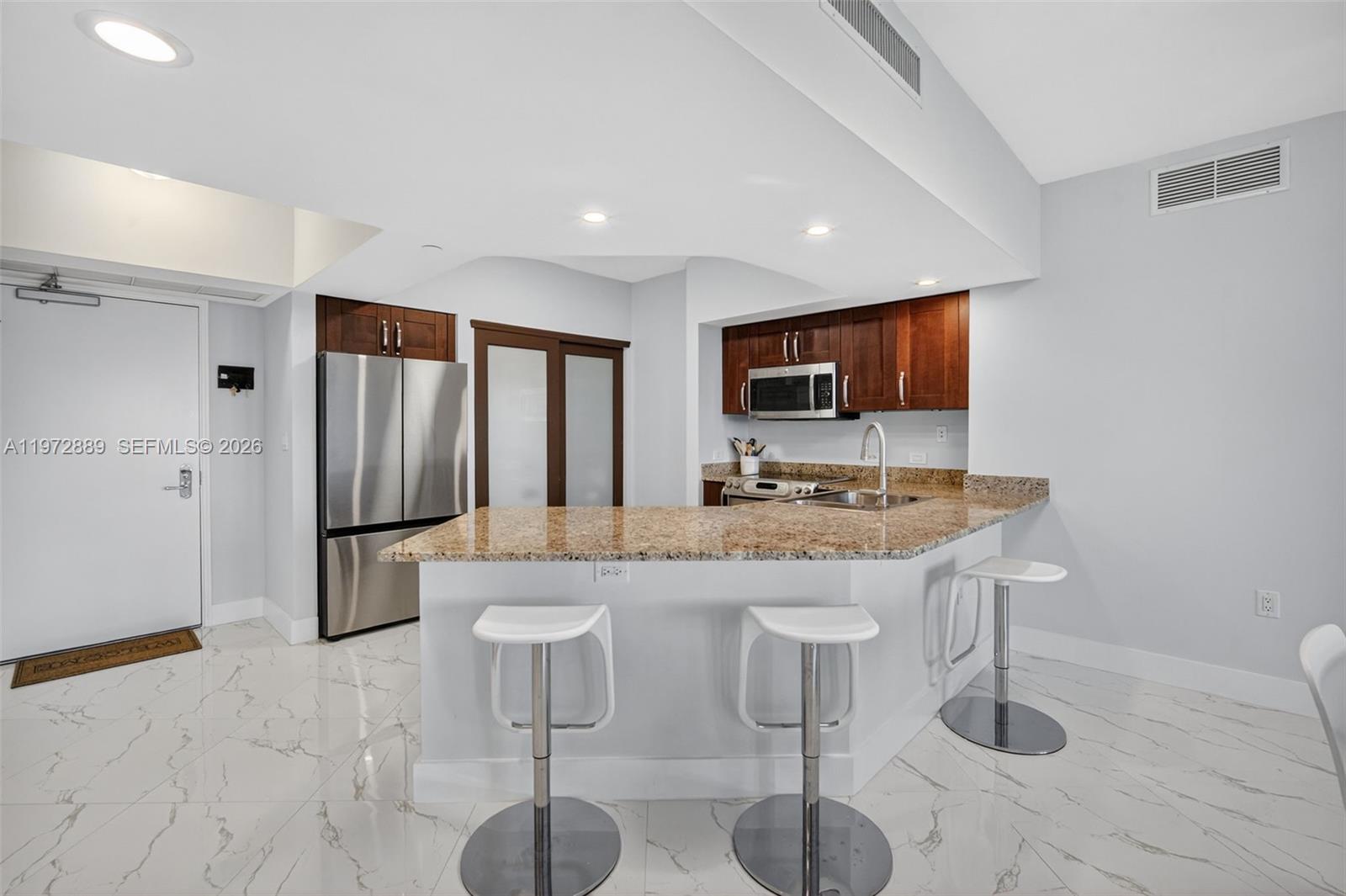 20000 E Country Club Dr #714, Aventura FL 33180