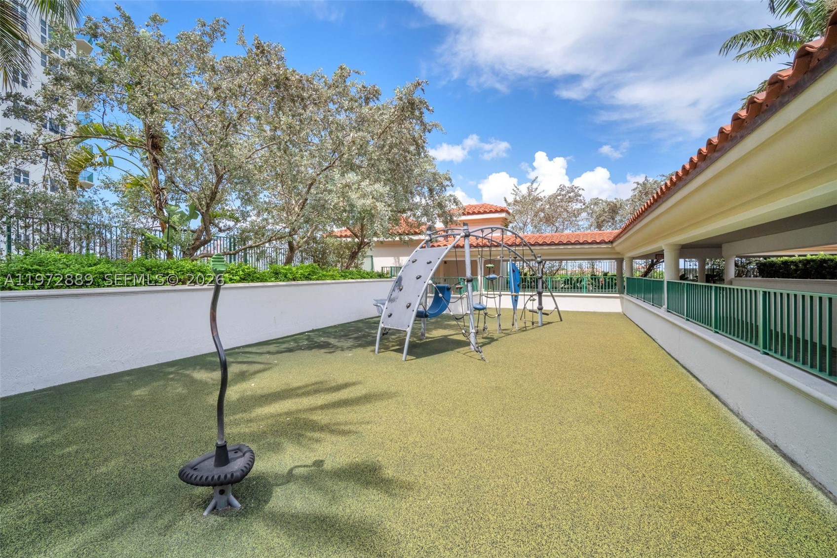 20000 E Country Club Dr #714, Aventura FL 33180