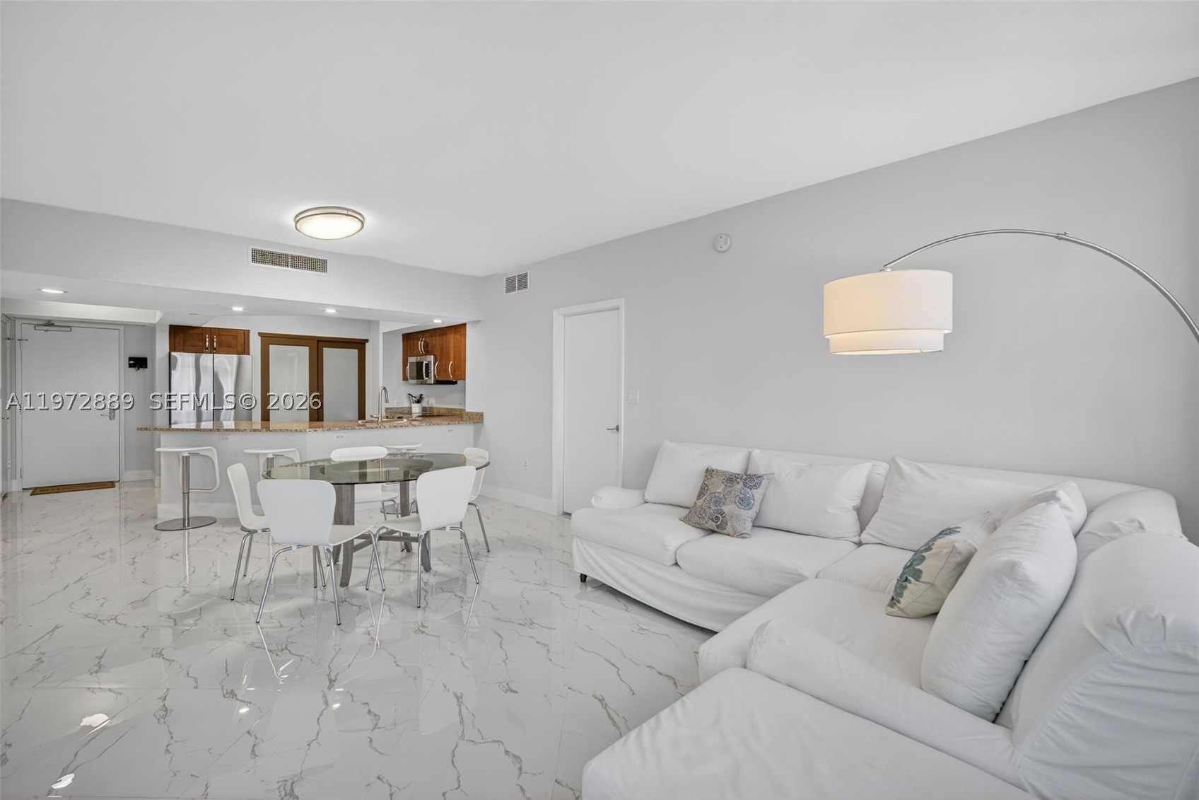 20000 E Country Club Dr #714, Aventura FL 33180