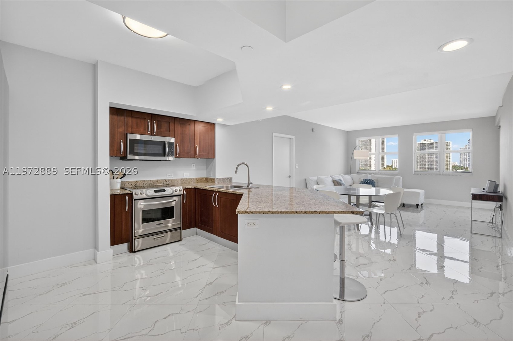 20000 E Country Club Dr #714, Aventura FL 33180
