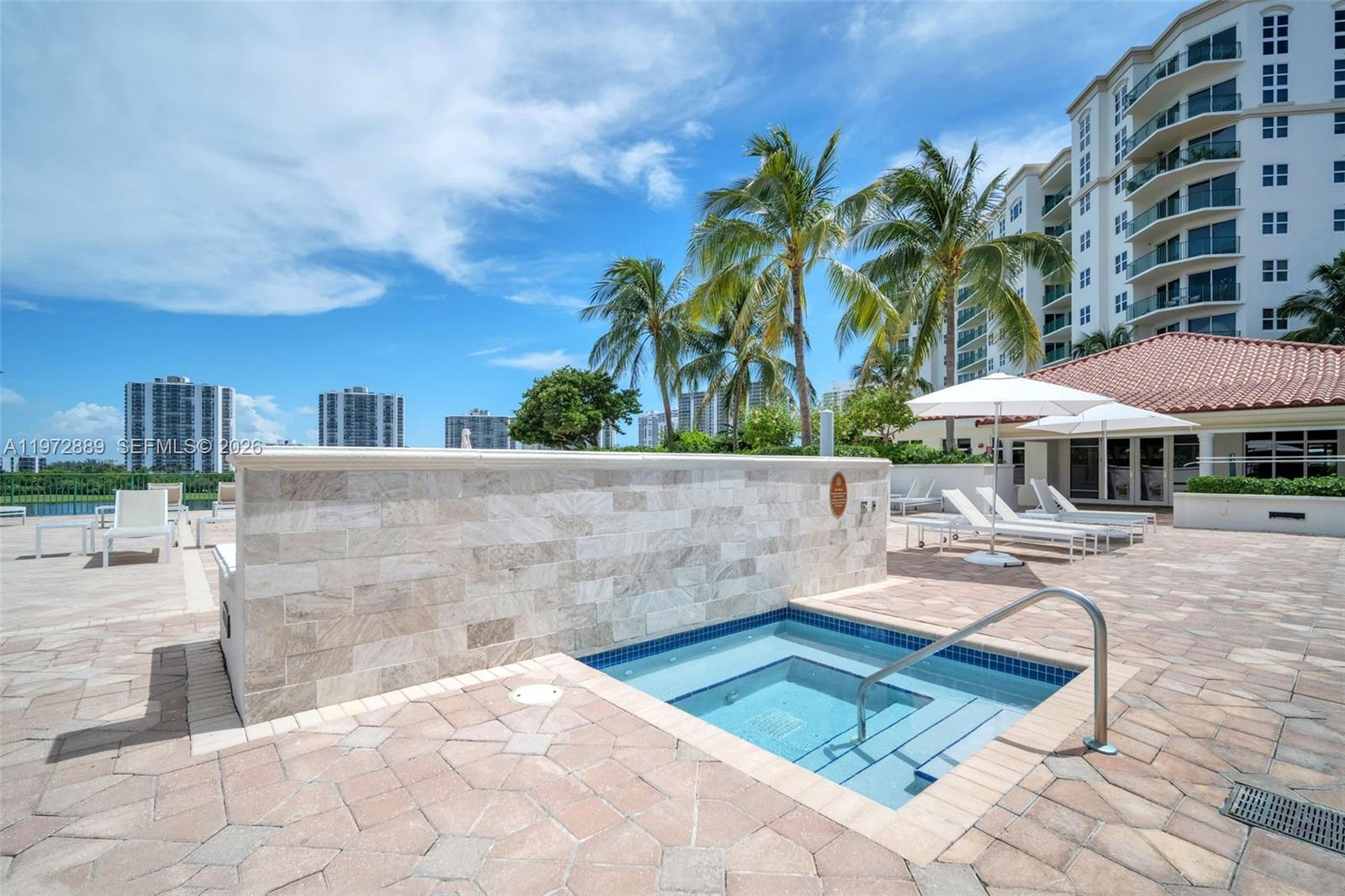 20000 E Country Club Dr #714, Aventura FL 33180