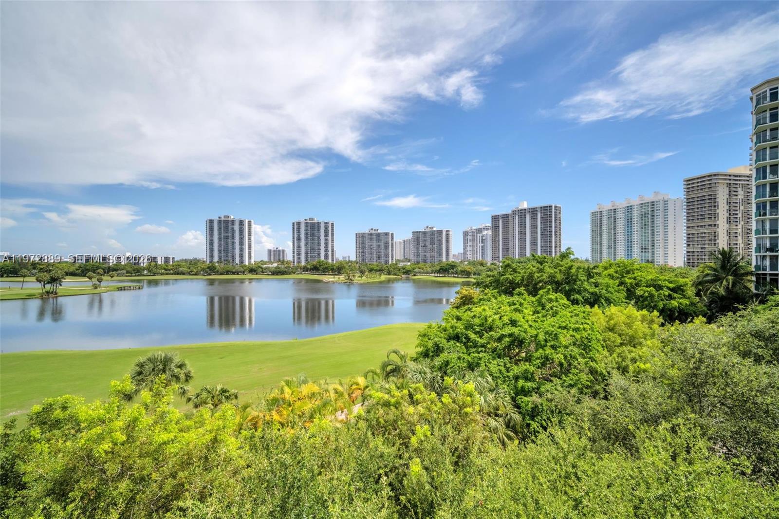 20000 E Country Club Dr #714, Aventura FL 33180
