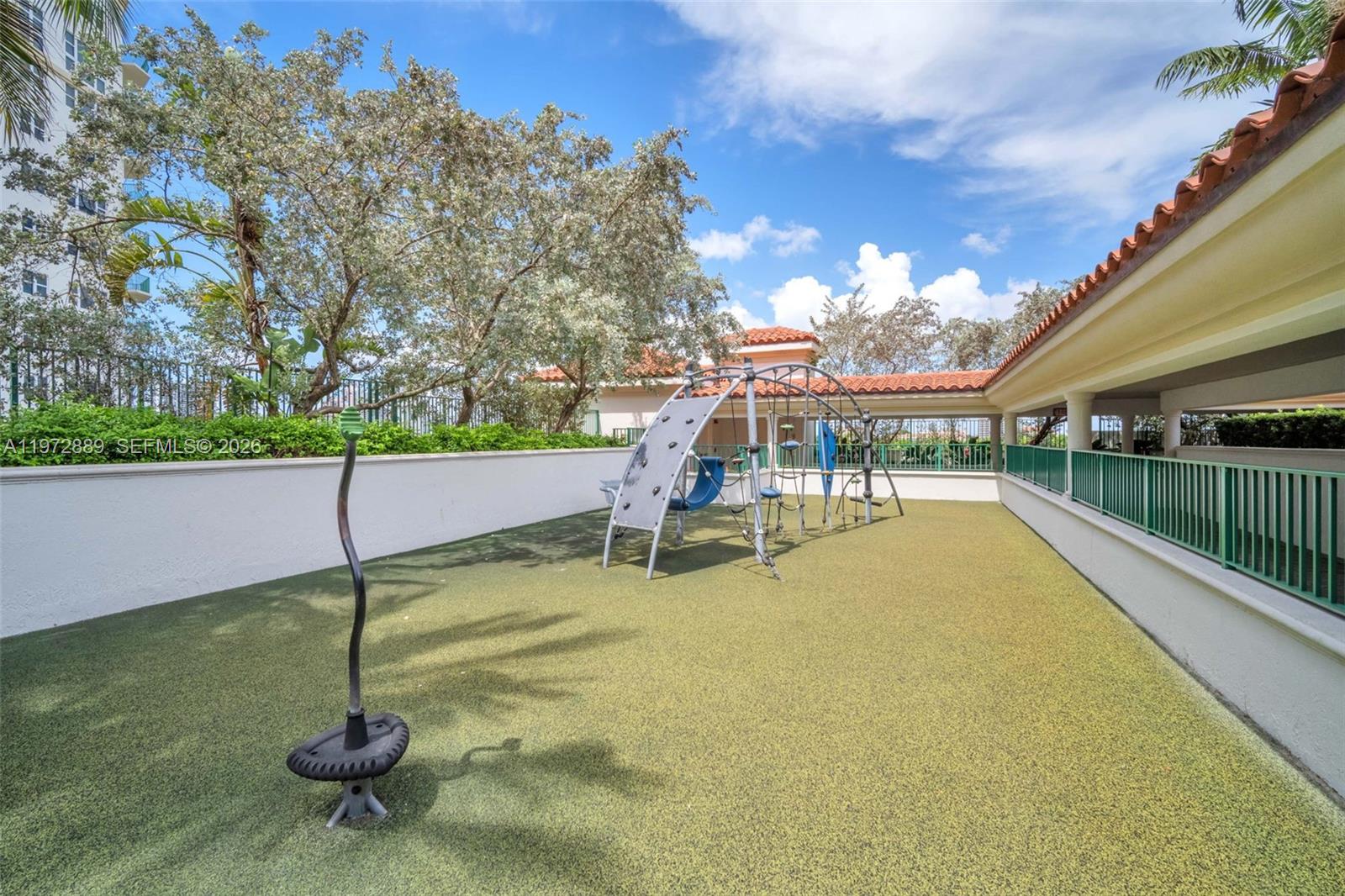 20000 E Country Club Dr #714, Aventura FL 33180
