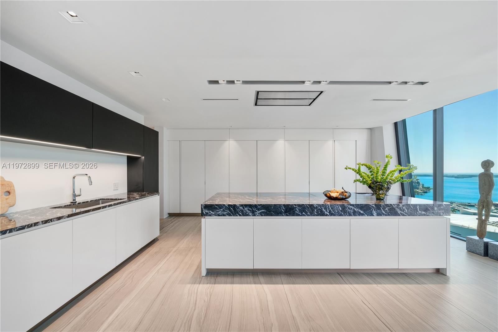 1000 Biscayne Blvd #3201, Miami FL 33132