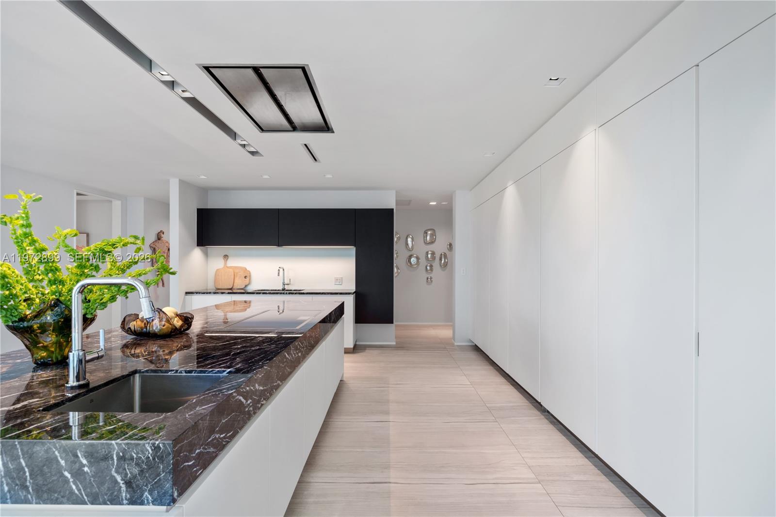 1000 Biscayne Blvd #3201, Miami FL 33132