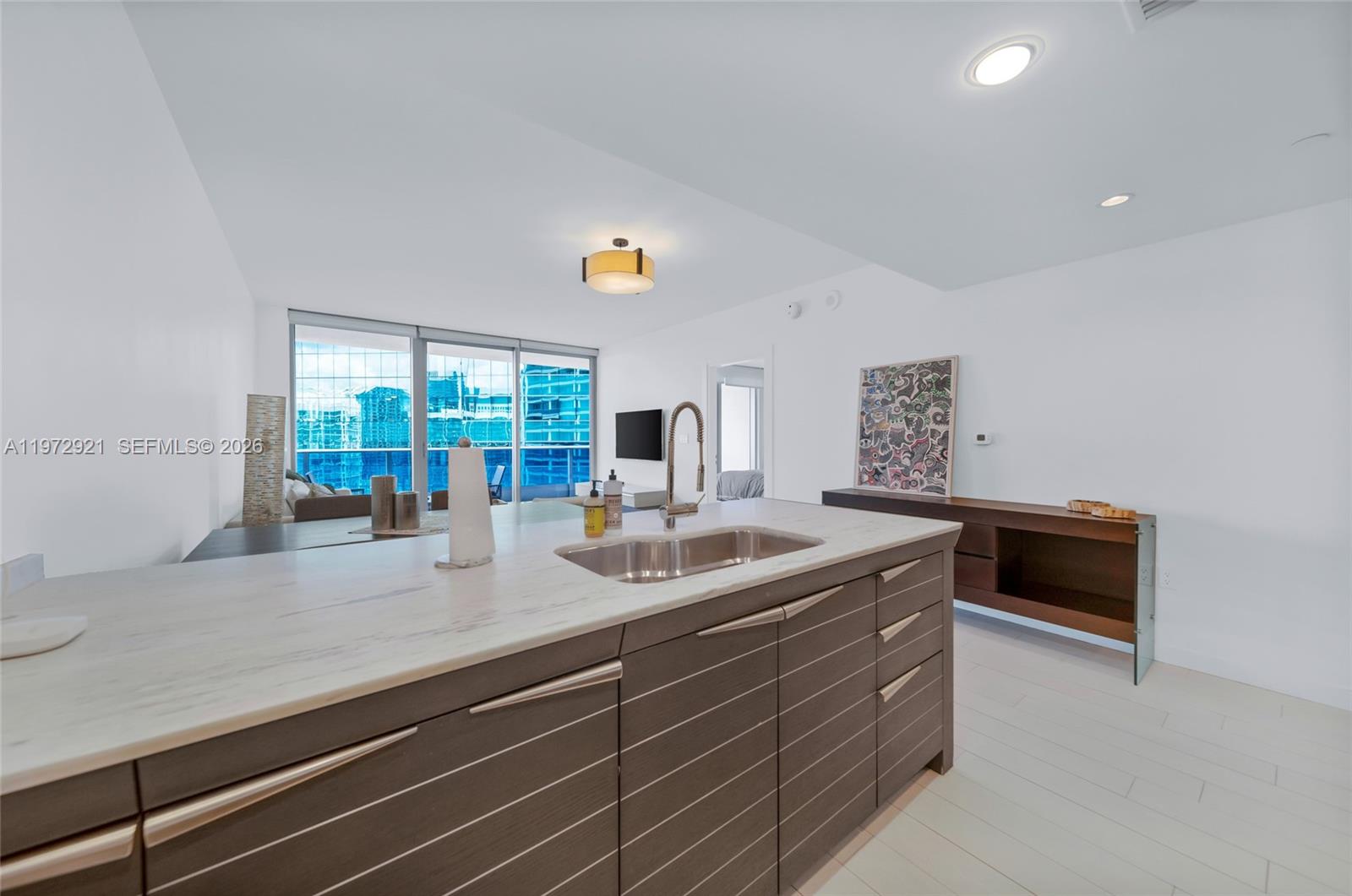 200 Biscayne Boulevard Way #3811, Miami FL 33131