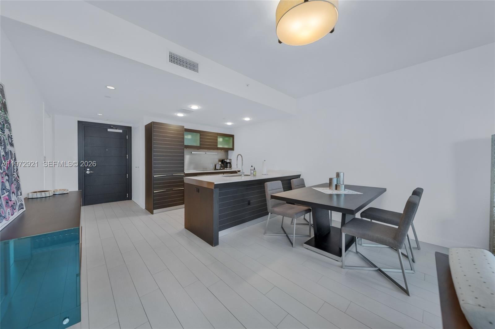 200 Biscayne Boulevard Way #3811, Miami FL 33131