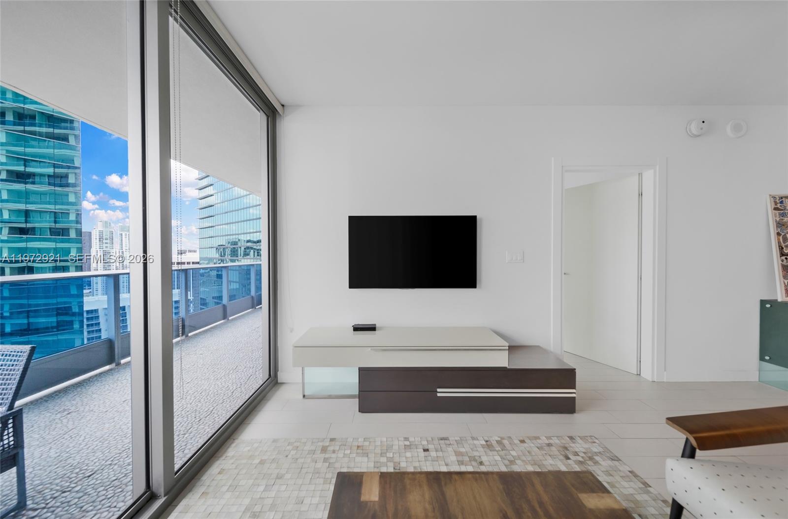 200 Biscayne Boulevard Way #3811, Miami FL 33131