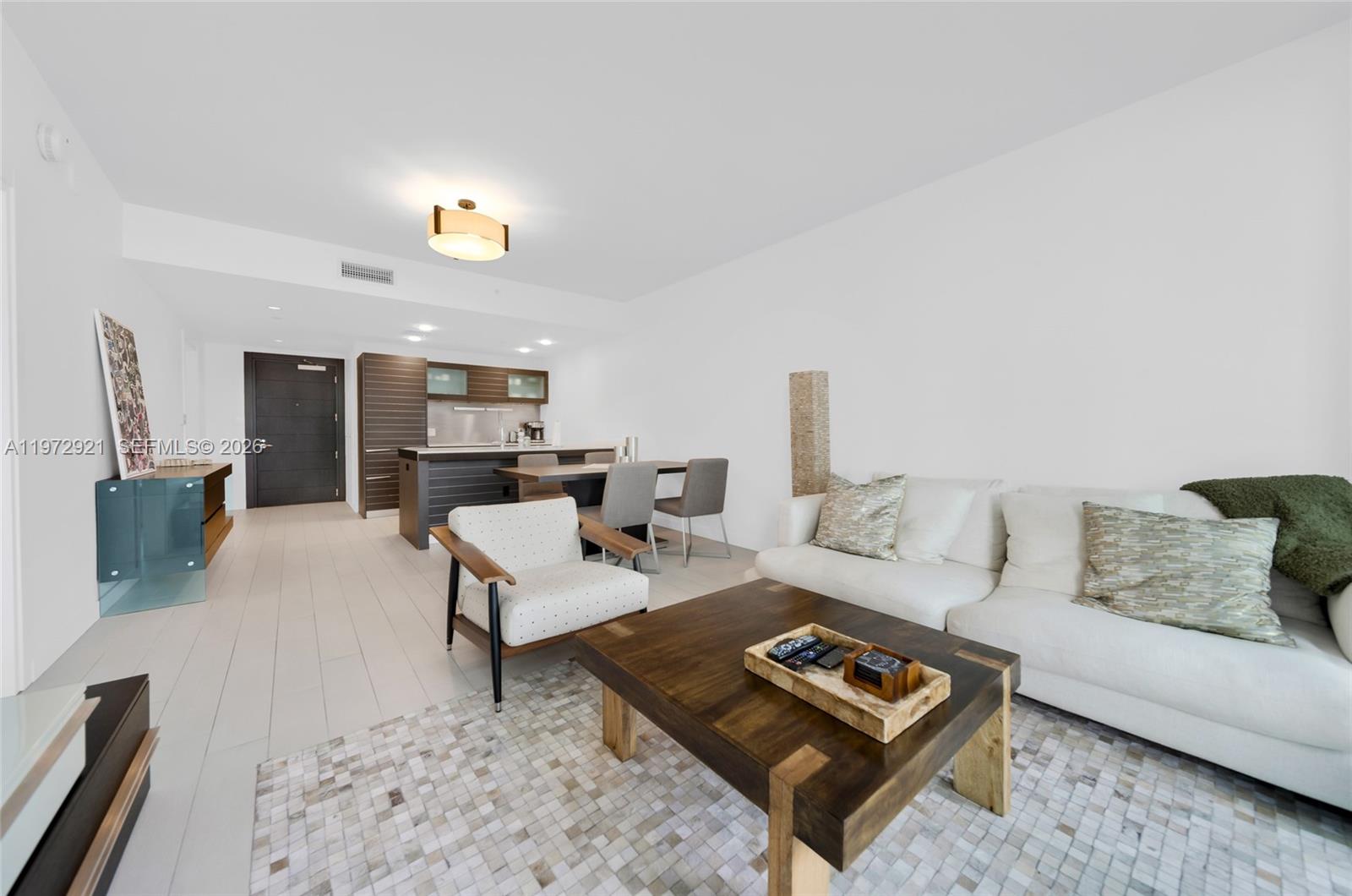 200 Biscayne Boulevard Way #3811, Miami FL 33131