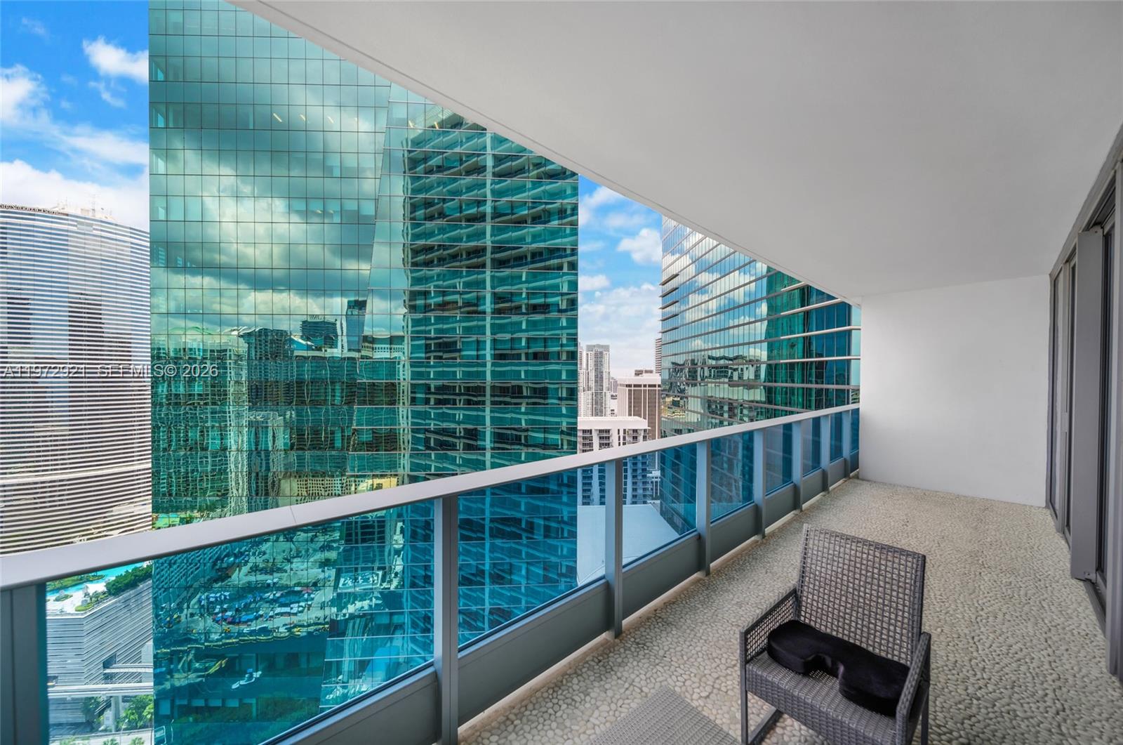200 Biscayne Boulevard Way #3811, Miami FL 33131