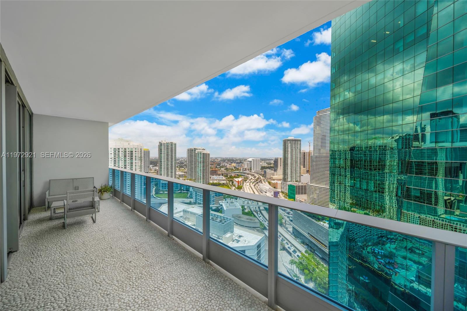 200 Biscayne Boulevard Way #3811, Miami FL 33131
