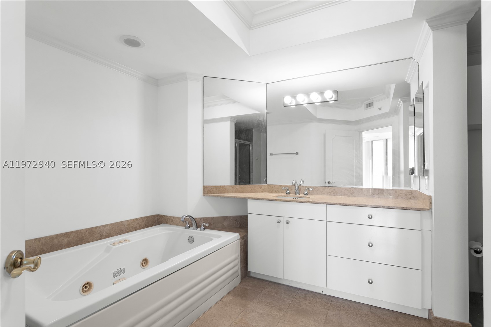 4775 Collins Ave #1006, Miami Beach FL 33140