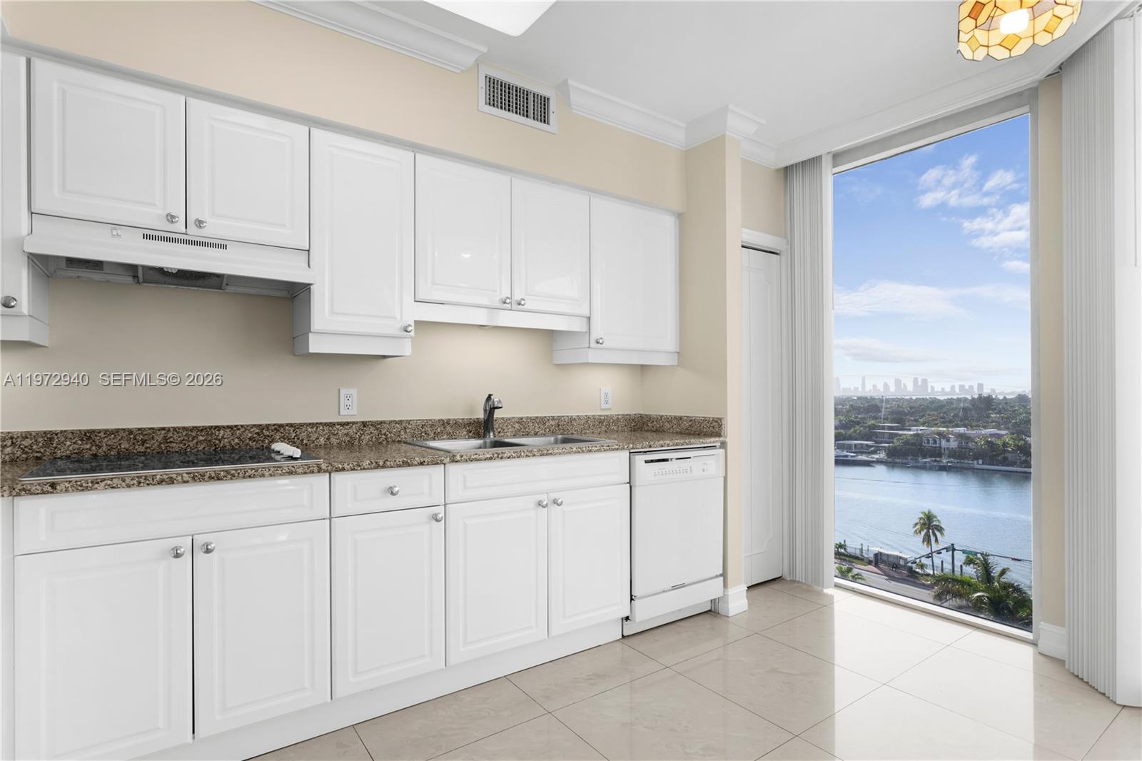 4775 Collins Ave #1006, Miami Beach FL 33140
