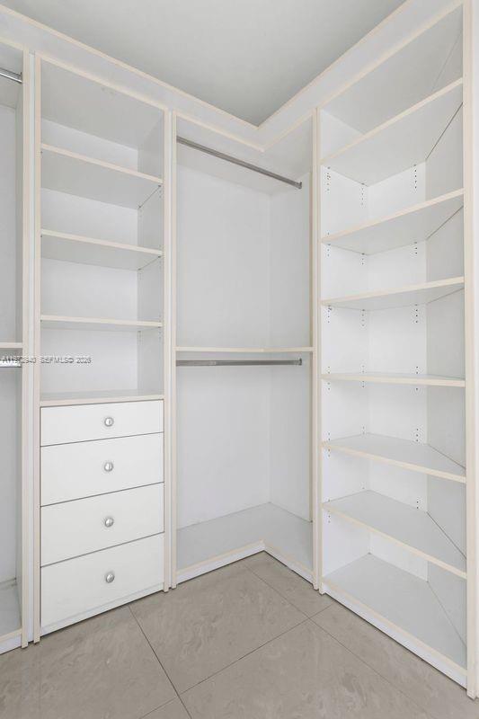 4775 Collins Ave #1006, Miami Beach FL 33140