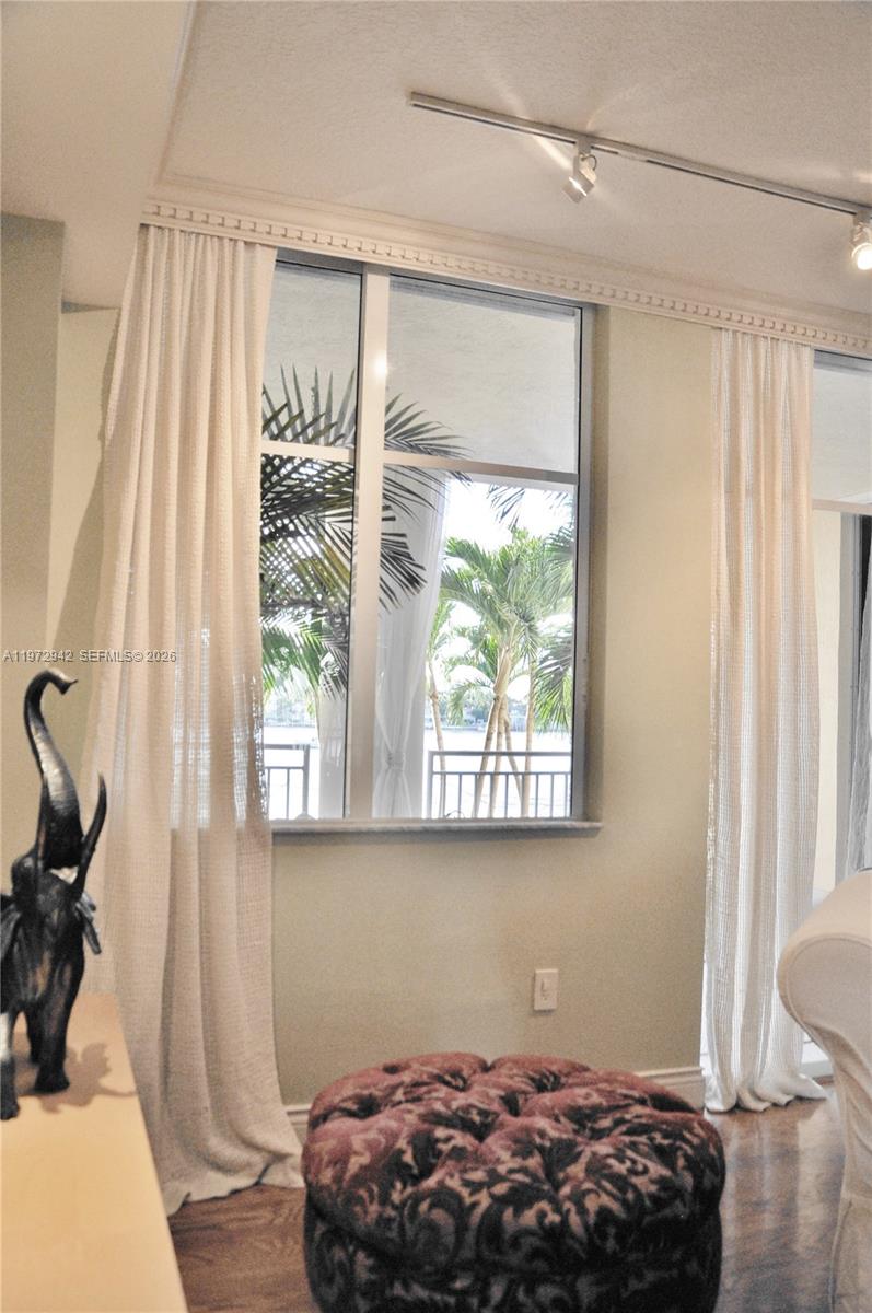 1 Century Ln #310, Miami Beach FL 33139