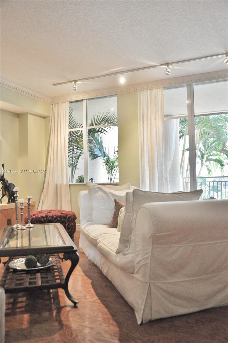 1 Century Ln #310, Miami Beach FL 33139