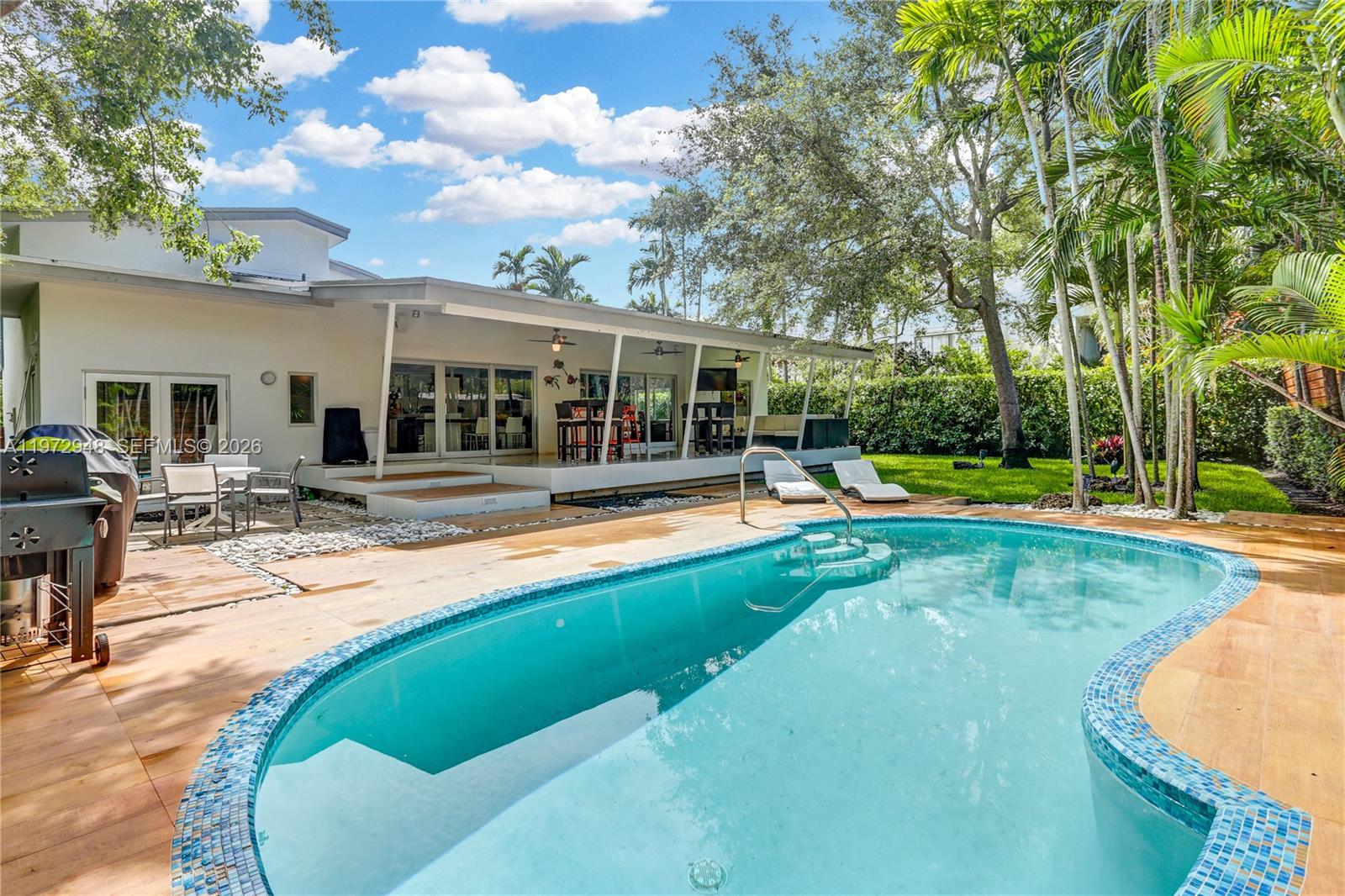 84 Bay Heights Dr, Miami FL 33133