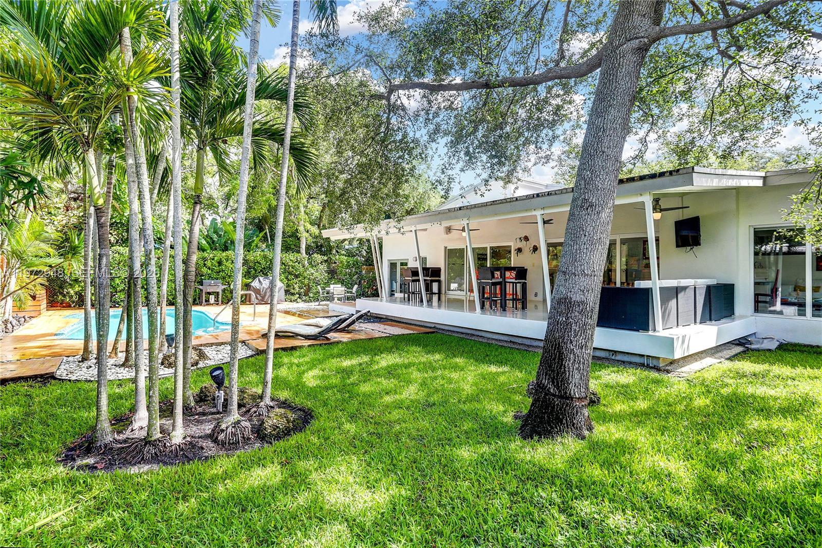 84 Bay Heights Dr, Miami FL 33133