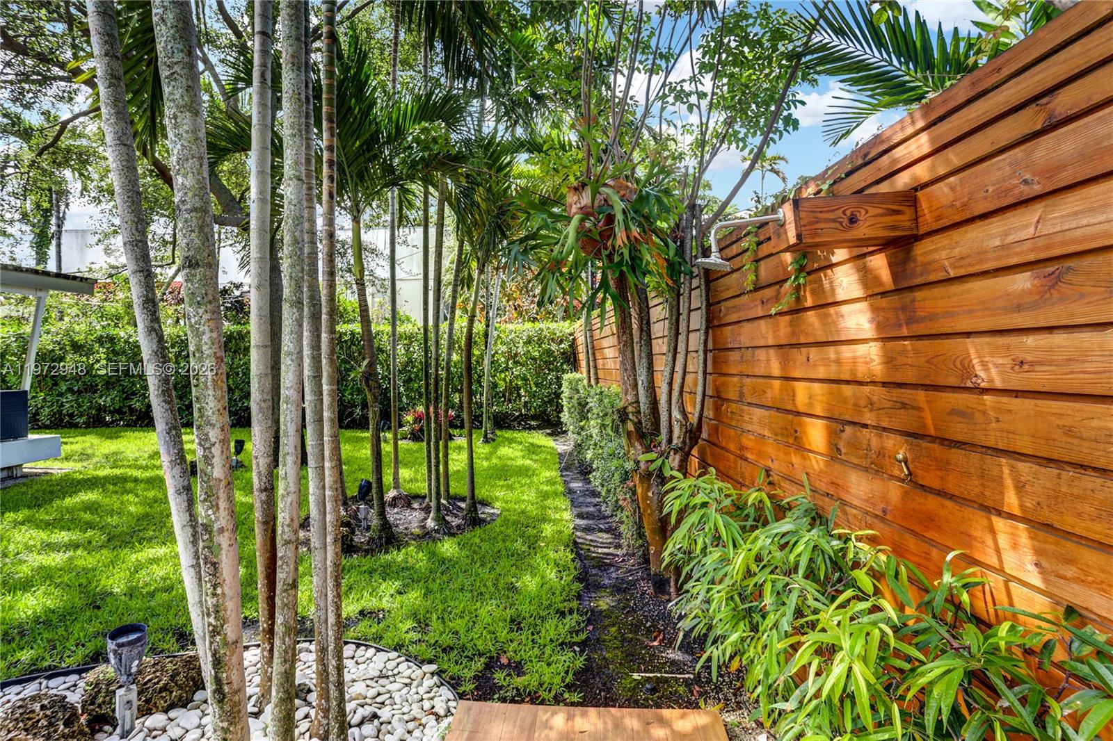84 Bay Heights Dr, Miami FL 33133