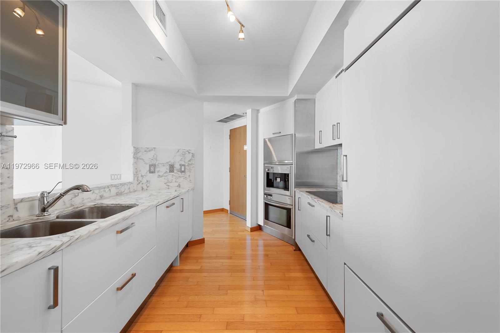 450 Alton Rd #3206, Miami Beach FL 33139