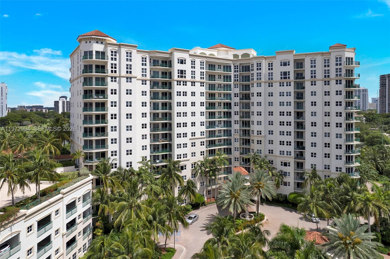 20000 E Country Club Dr #PH06, Aventura FL 33180